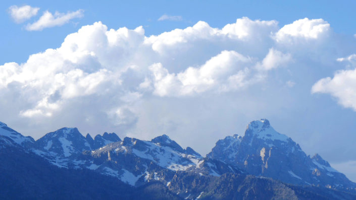 tetonrangecloudssnowcapped